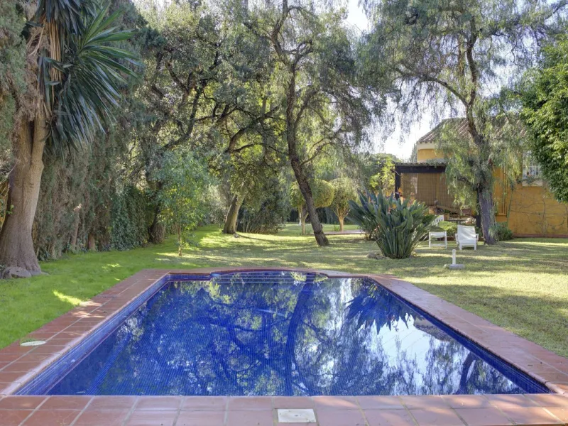 EXCLUSIVE : Experience luxury and exclusivity in the prestigious El Rosario residential area of ??Marbella!