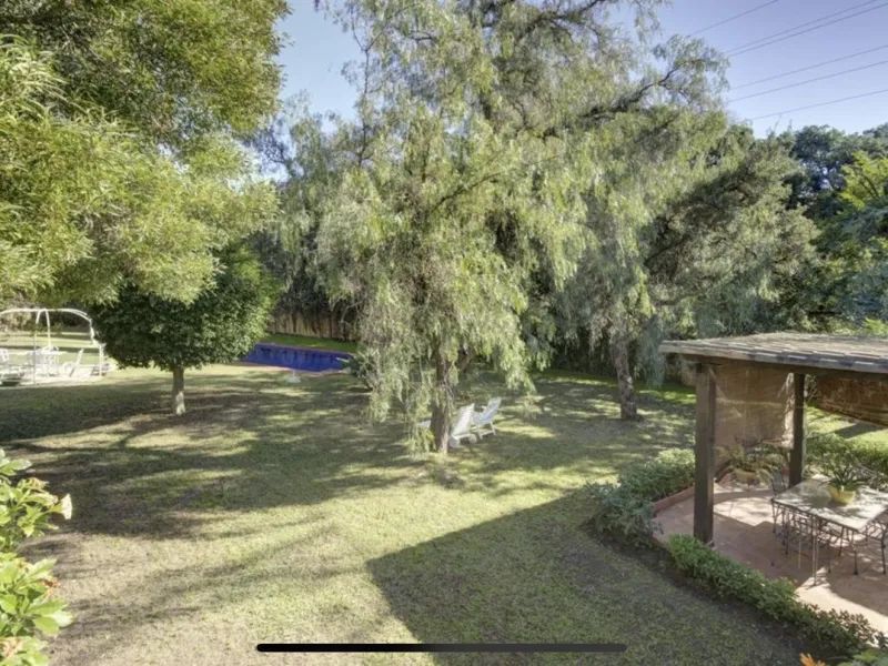 House - Detached Villa в продаже в Marbella, Málaga. В доме 3 спален и 2 ванных комнат. Площадь дома 148 м². Площадь участка 1575 м²