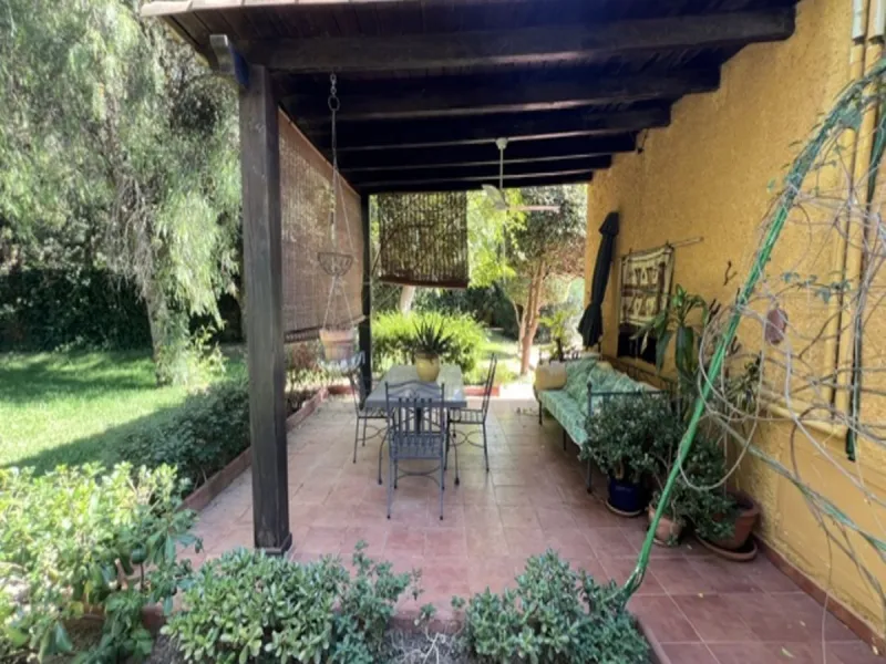 House - Detached Villa в продаже в Marbella, Málaga. В доме 3 спален и 2 ванных комнат. Площадь дома 148 м². Площадь участка 1575 м²