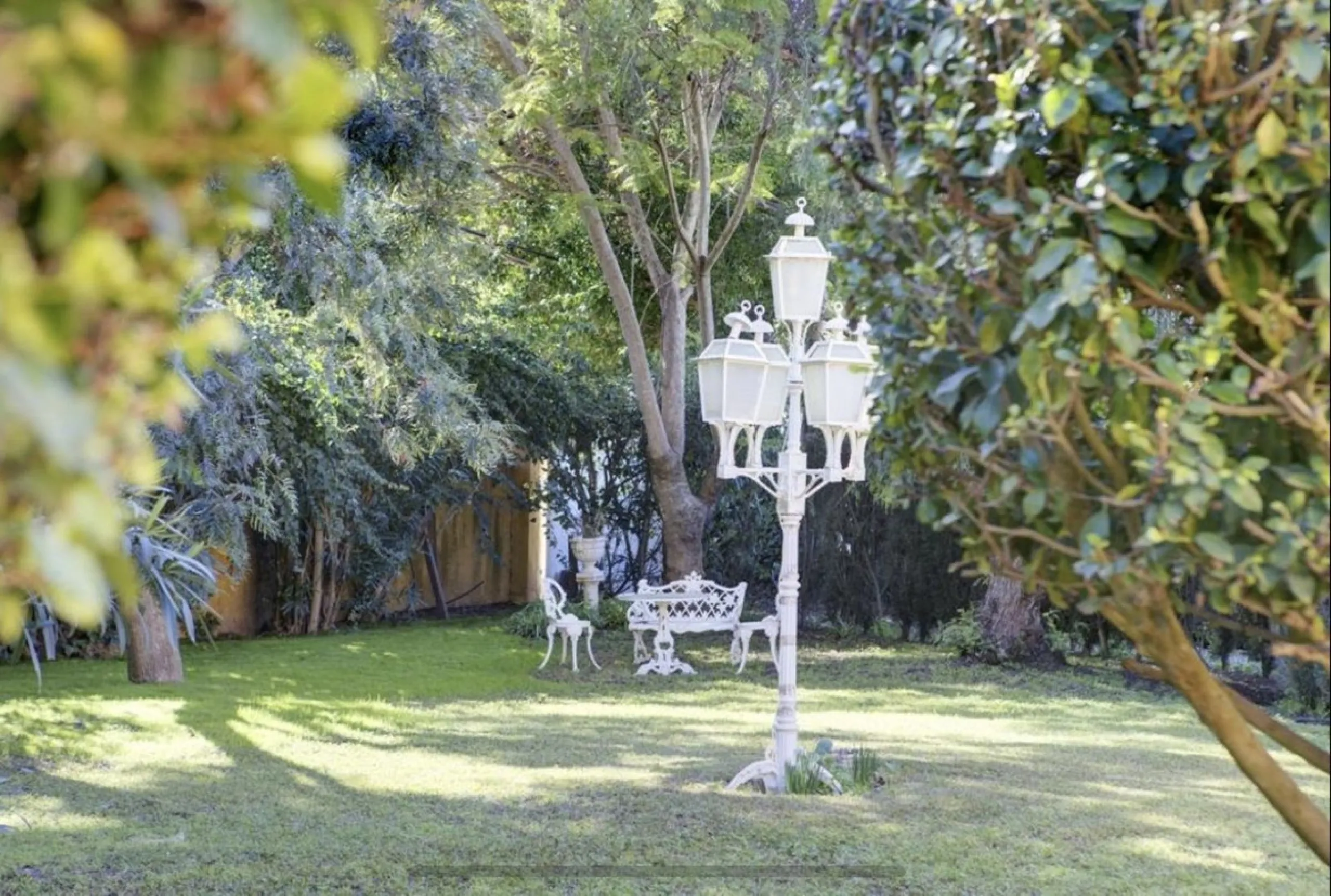 House - Detached Villa в продаже в Marbella, Málaga. В доме 3 спален и 2 ванных комнат. Площадь дома 148 м². Площадь участка 1575 м²