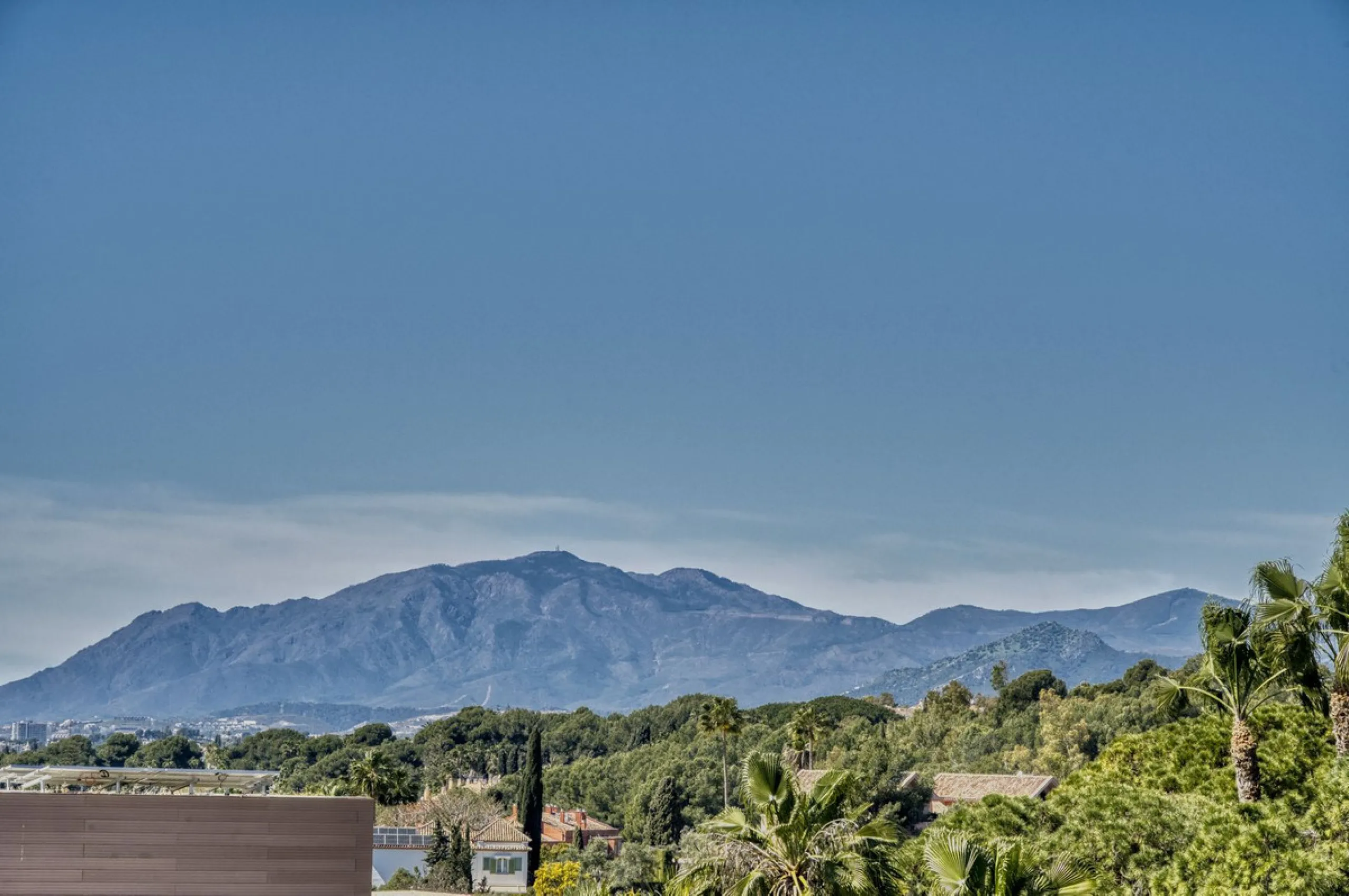 Brand New Contemporary Jewel – Car-Free Luxury in Marbella Center