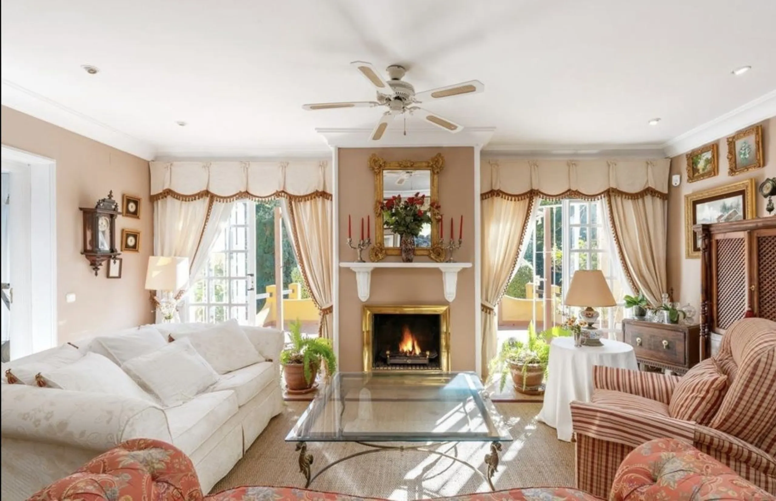 House - Detached Villa в продаже в Marbella, Málaga. В доме 3 спален и 2 ванных комнат. Площадь дома 148 м². Площадь участка 1575 м²