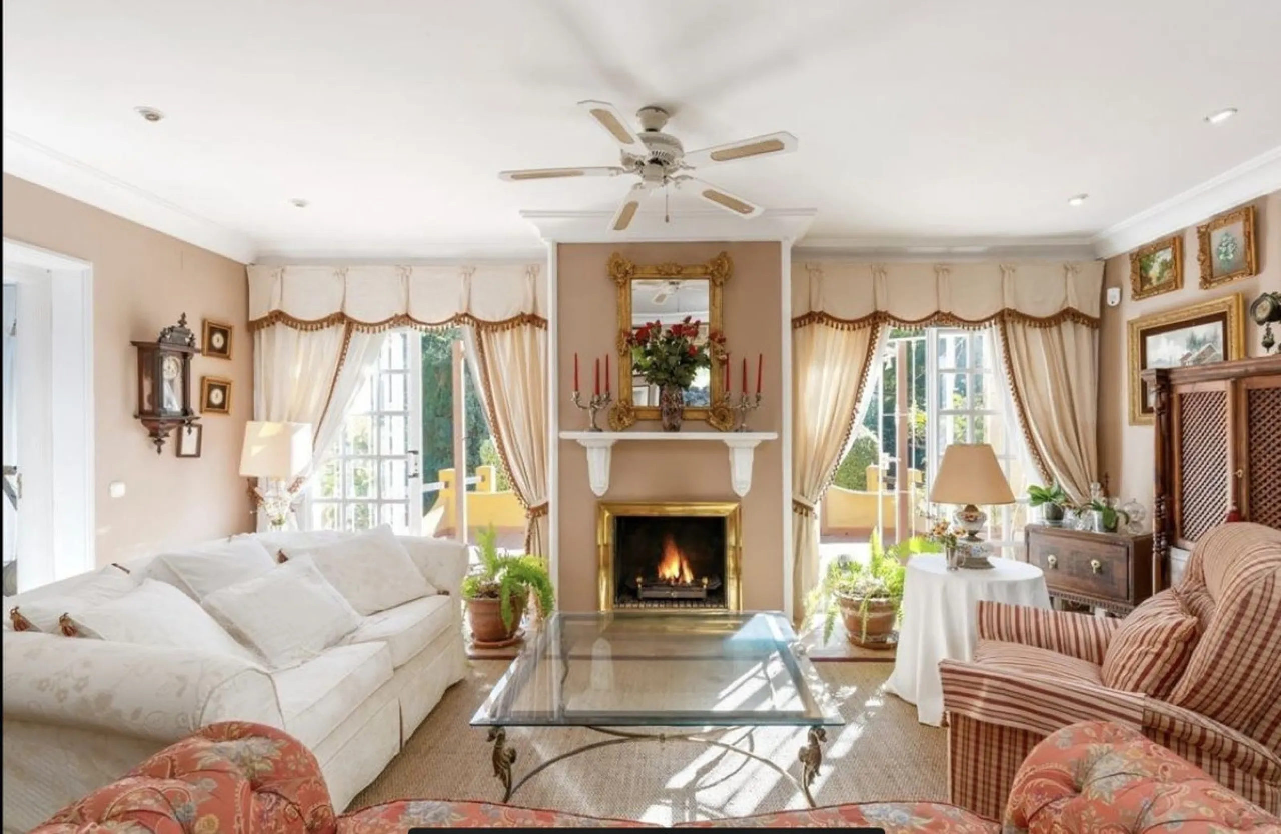 House - Detached Villa в продаже в Marbella, Málaga. В доме 3 спален и 2 ванных комнат. Площадь дома 148 м². Площадь участка 1575 м²
