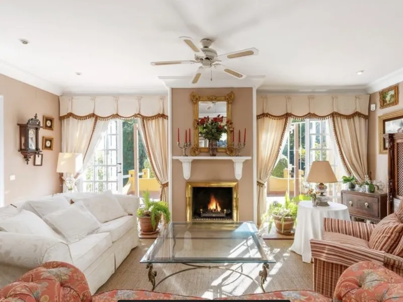 House - Detached Villa в продаже в Marbella, Málaga. В доме 3 спален и 2 ванных комнат. Площадь дома 148 м². Площадь участка 1575 м²