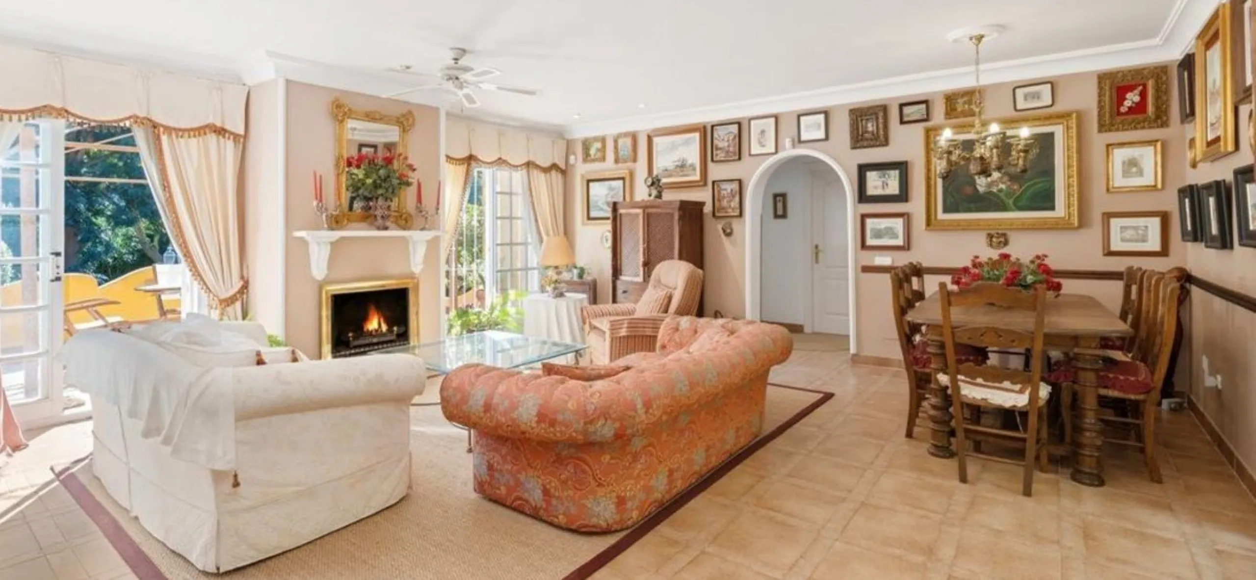 House - Detached Villa в продаже в Marbella, Málaga. В доме 3 спален и 2 ванных комнат. Площадь дома 148 м². Площадь участка 1575 м²
