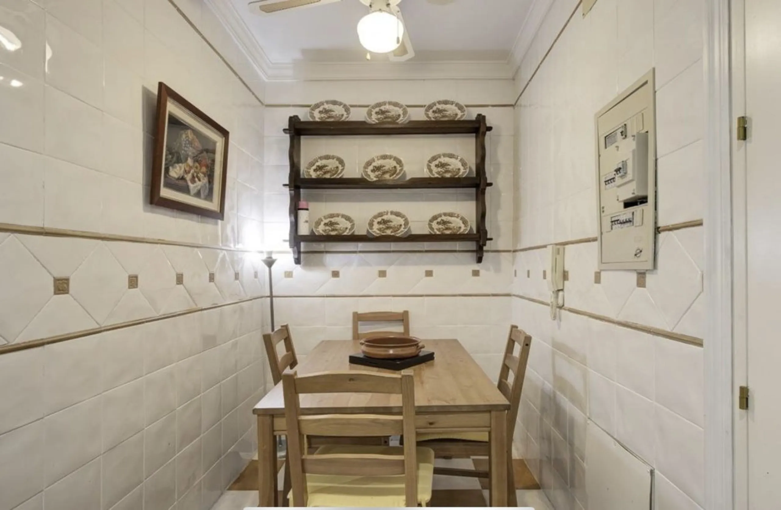 House - Detached Villa в продаже в Marbella, Málaga. В доме 3 спален и 2 ванных комнат. Площадь дома 148 м². Площадь участка 1575 м²
