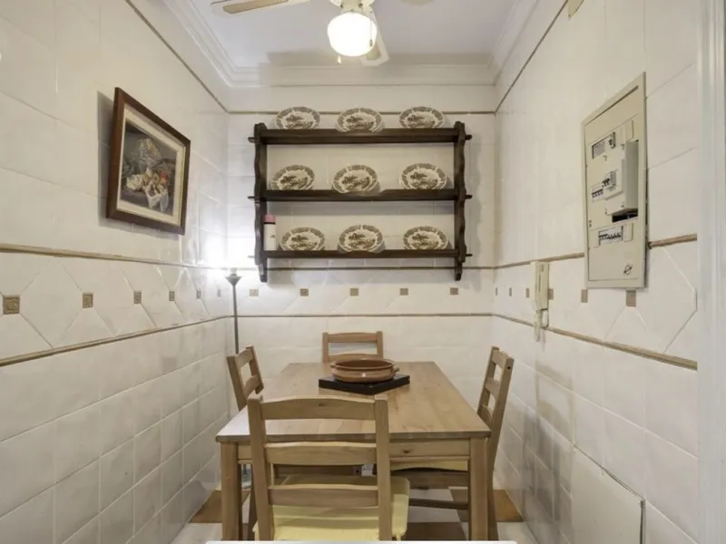 House - Detached Villa в продаже в Marbella, Málaga. В доме 3 спален и 2 ванных комнат. Площадь дома 148 м². Площадь участка 1575 м²