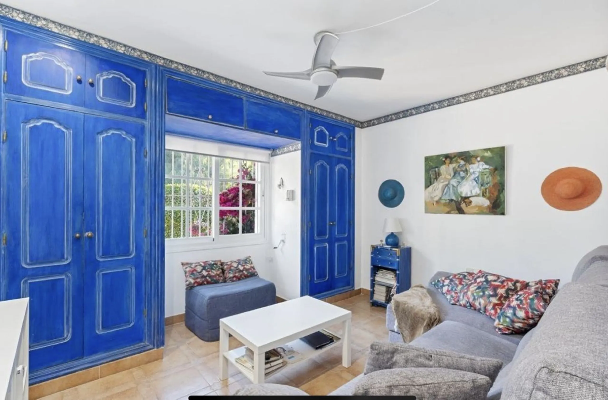 House - Detached Villa в продаже в Marbella, Málaga. В доме 3 спален и 2 ванных комнат. Площадь дома 148 м². Площадь участка 1575 м²
