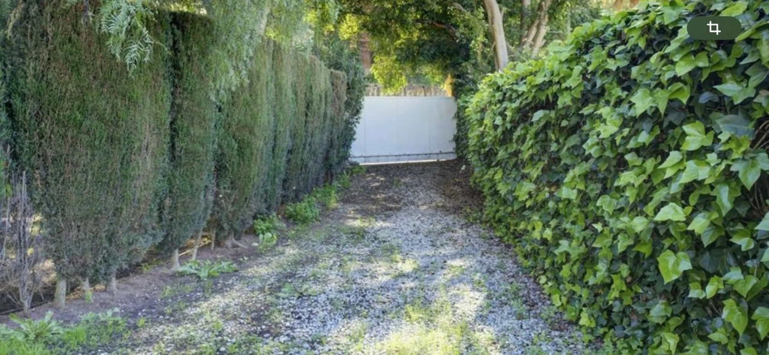 House - Detached Villa в продаже в Marbella, Málaga. В доме 3 спален и 2 ванных комнат. Площадь дома 148 м². Площадь участка 1575 м²