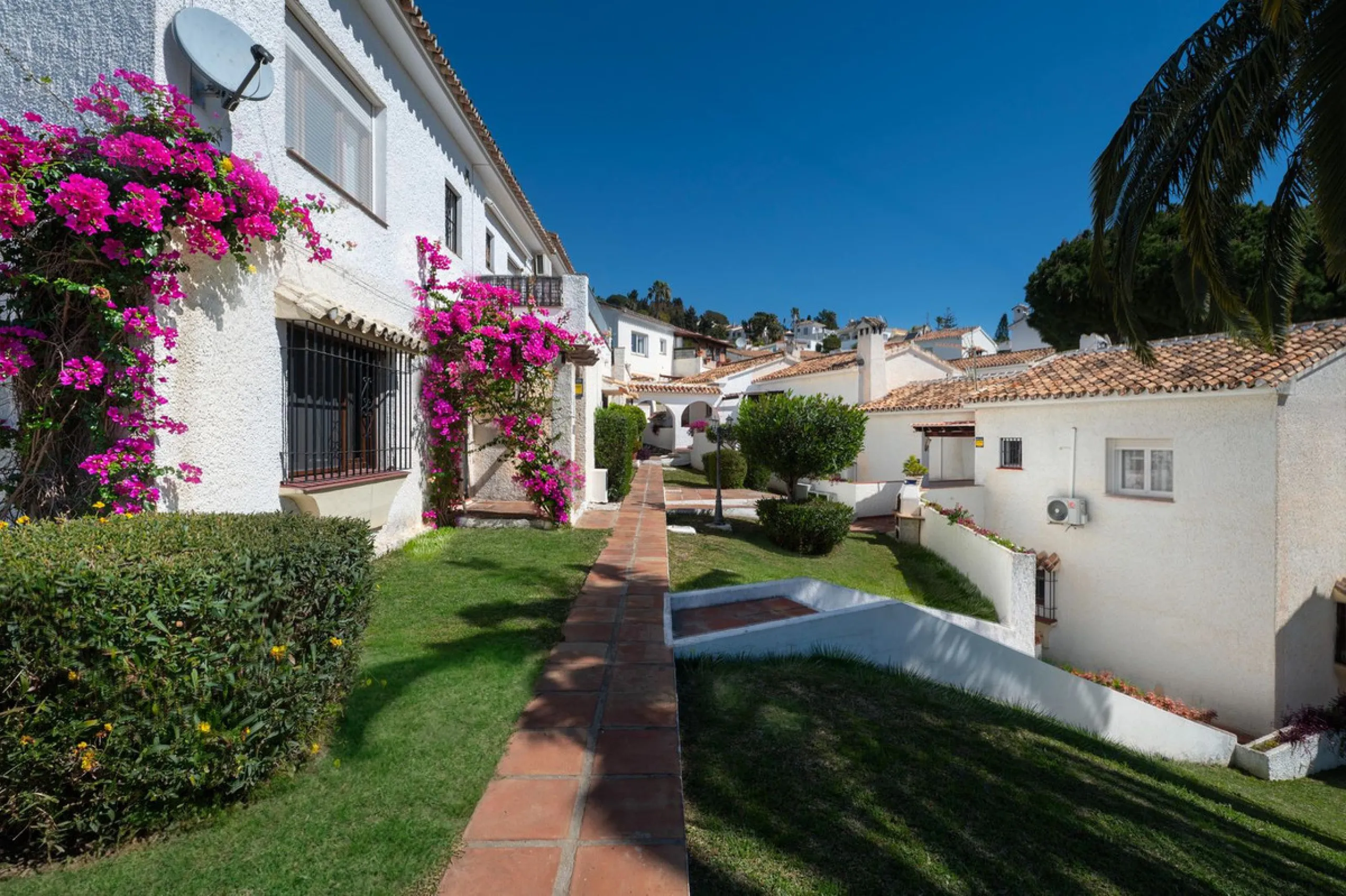 **Flat for Sale in a Quiet Area – Your Seaside Retreat! **