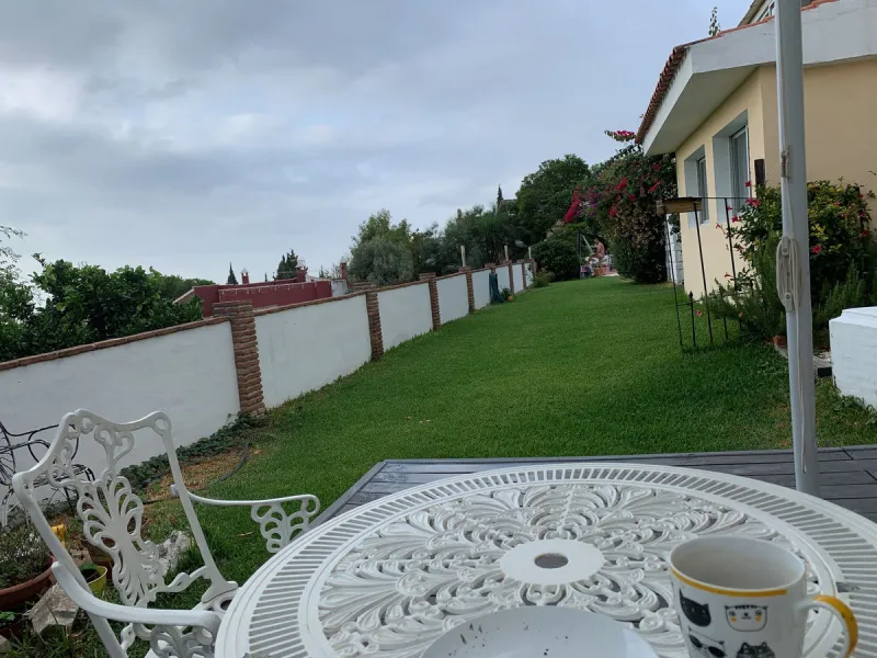 Welcome to this detached villa located in the highly sought-after area of Mijas, offering breathtaking views of sea and mountain…an enviable location, and a multitude of desirable features. Situated on a tranquil urbanization, this property spans across t