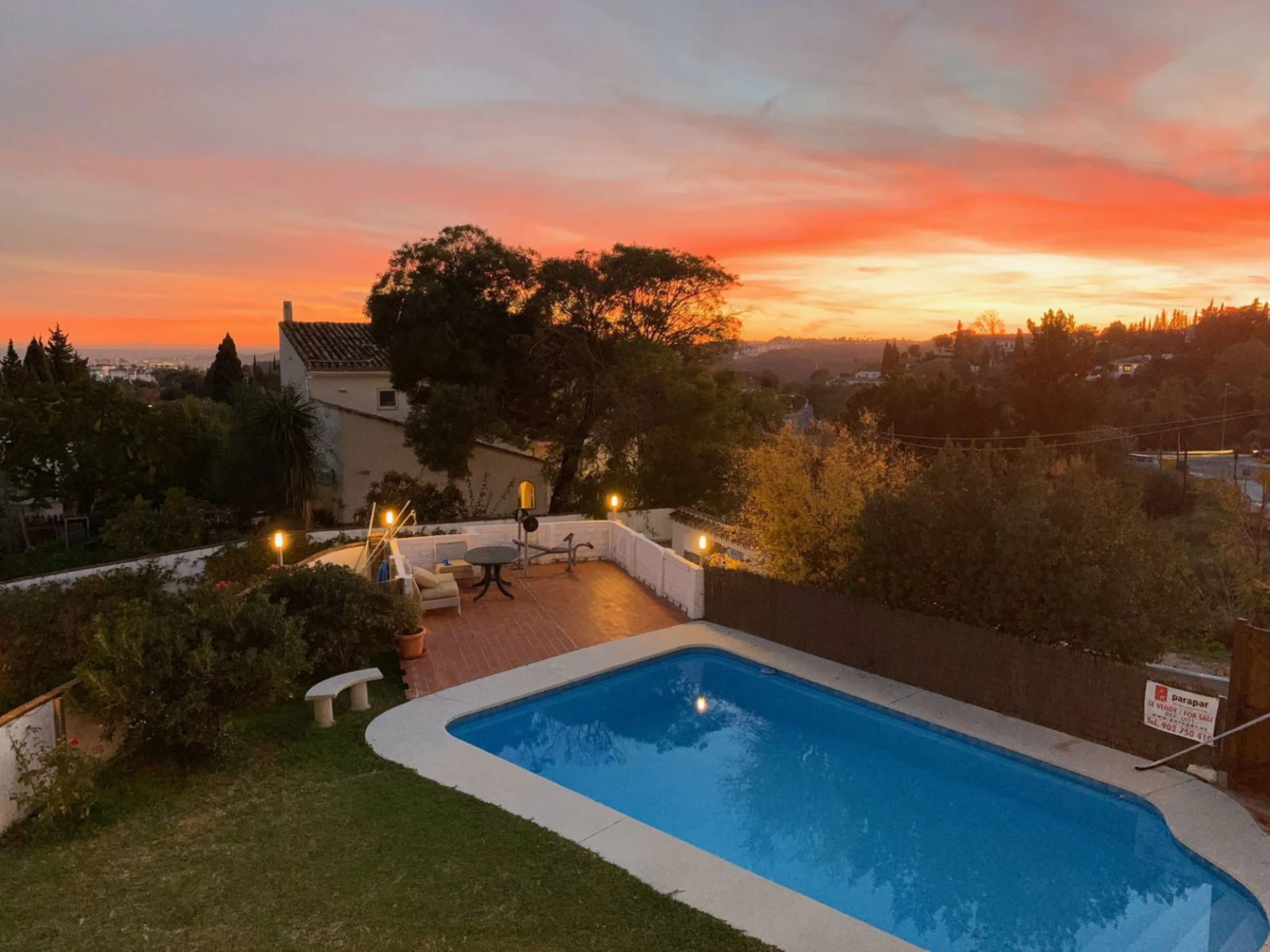 Welcome to this detached villa located in the highly sought-after area of Mijas, offering breathtaking views of sea and mountain…an enviable location, and a multitude of desirable features. Situated on a tranquil urbanization, this property spans across t