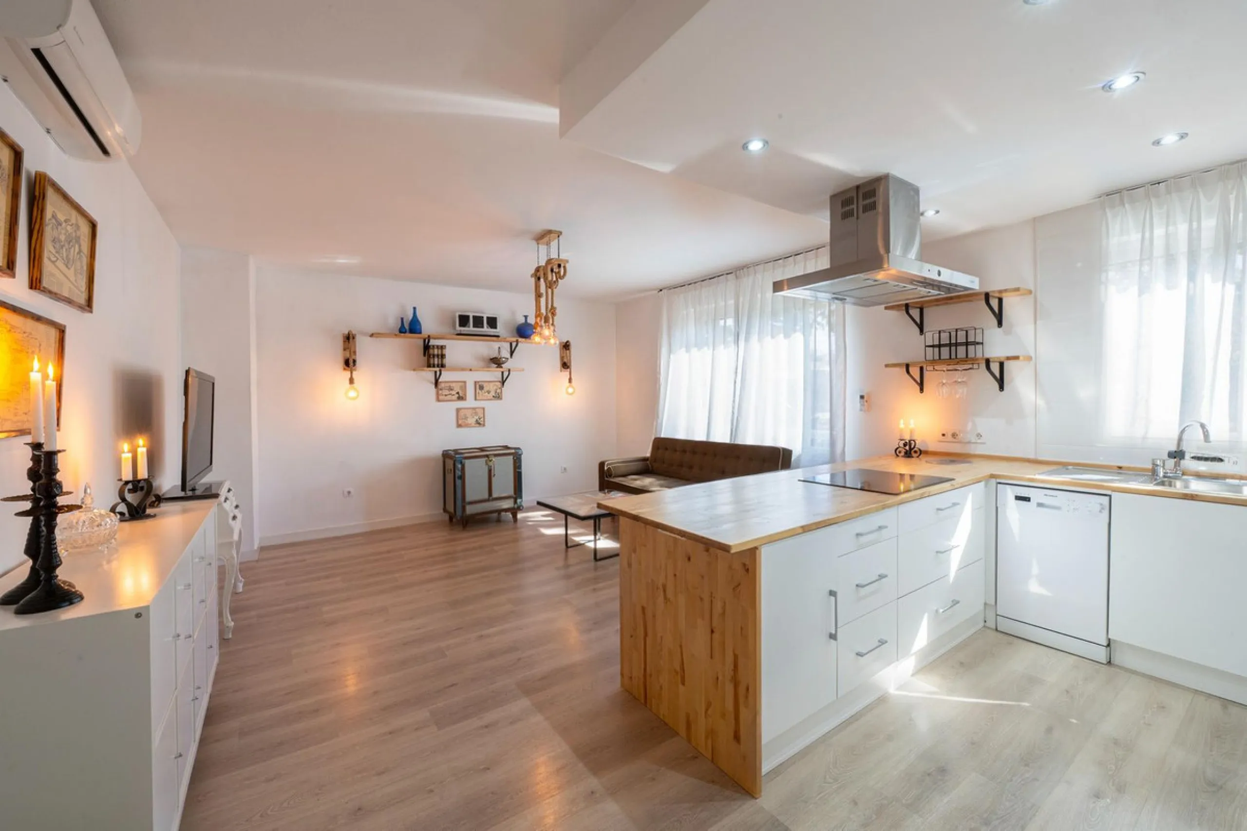 **Flat for Sale in a Quiet Area – Your Seaside Retreat! **
