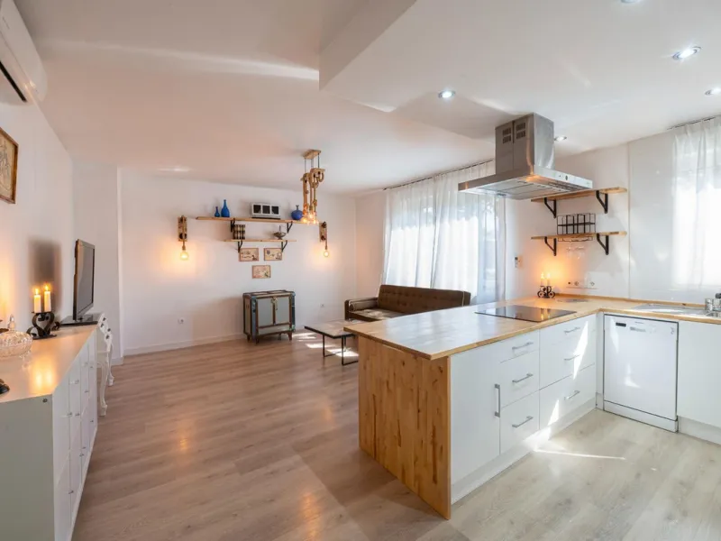 **Flat for Sale in a Quiet Area – Your Seaside Retreat! **