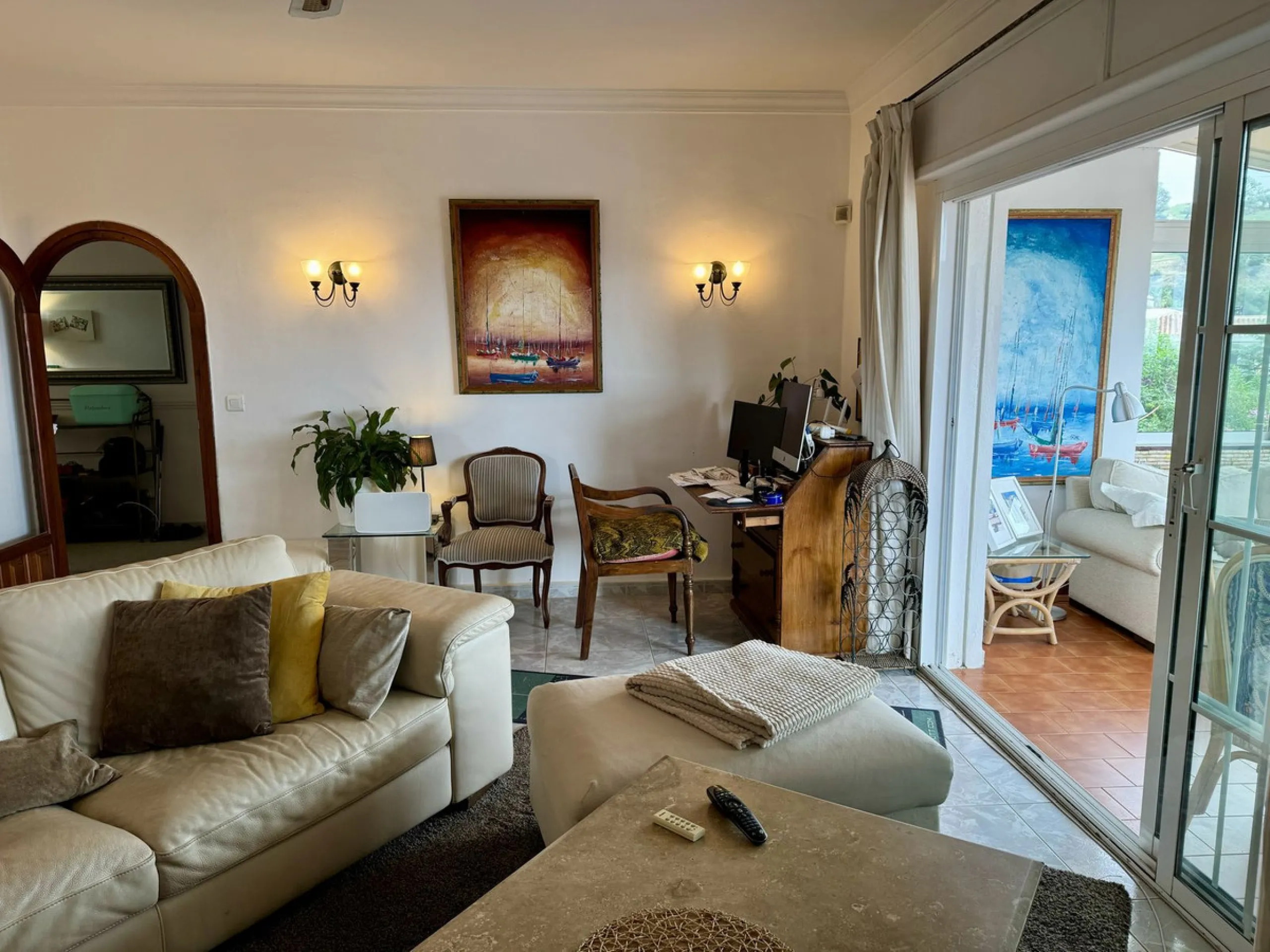 Welcome to this detached villa located in the highly sought-after area of Mijas, offering breathtaking views of sea and mountain…an enviable location, and a multitude of desirable features. Situated on a tranquil urbanization, this property spans across t