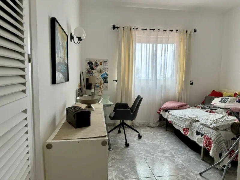Welcome to this detached villa located in the highly sought-after area of Mijas, offering breathtaking views of sea and mountain…an enviable location, and a multitude of desirable features. Situated on a tranquil urbanization, this property spans across t