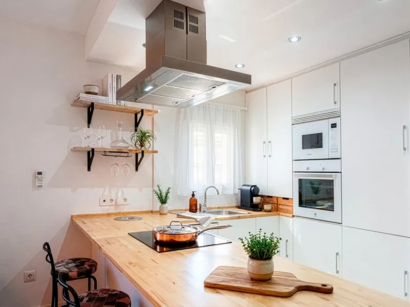 **Flat for Sale in a Quiet Area – Your Seaside Retreat! **