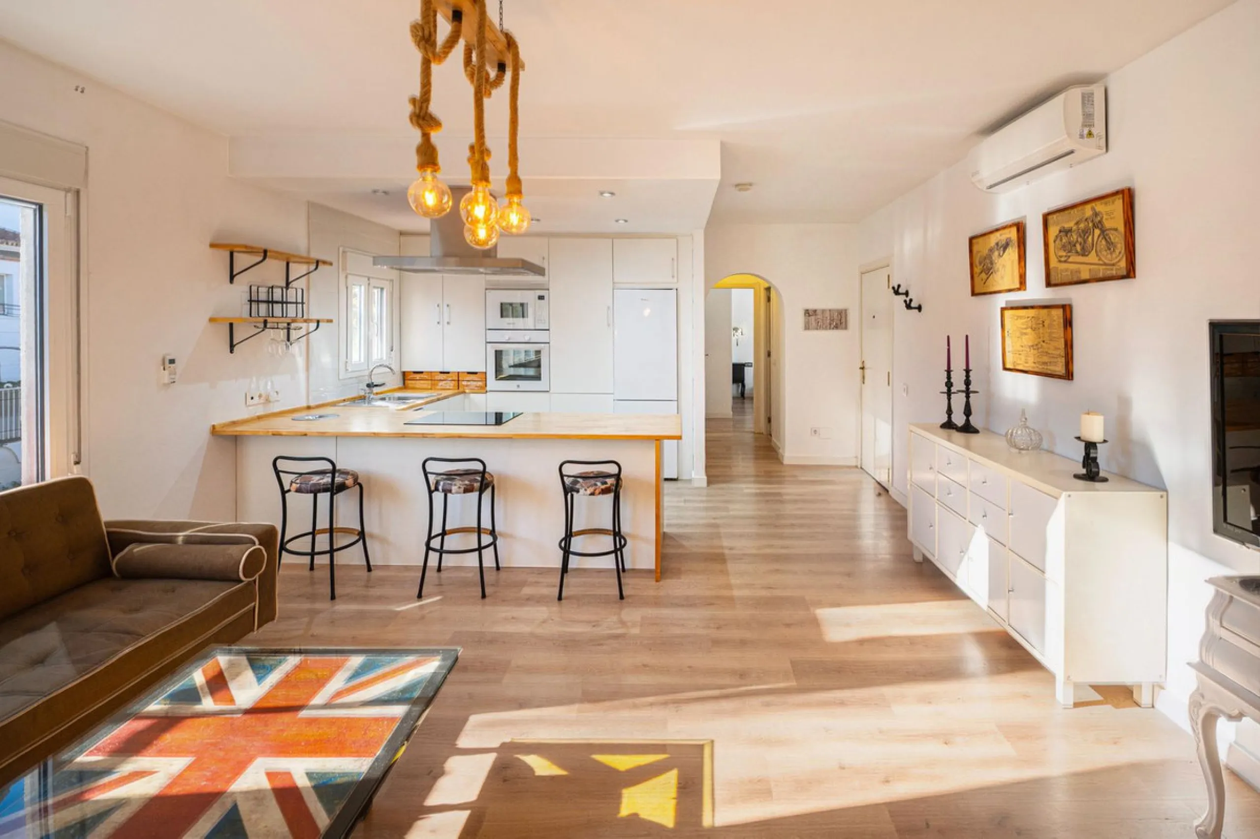 **Flat for Sale in a Quiet Area – Your Seaside Retreat! **