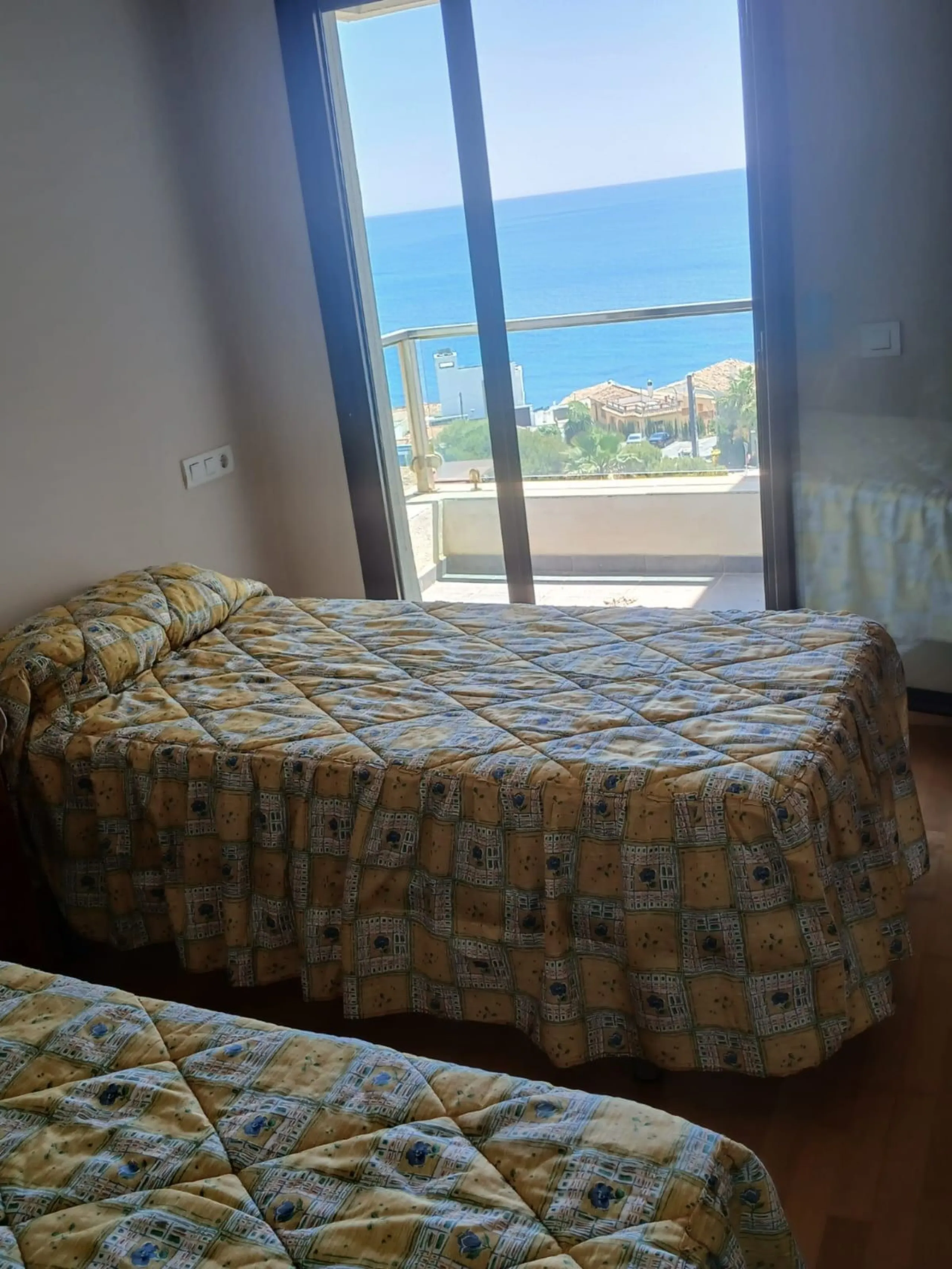 Middle Floor Apartment, Estepona, Costa del Sol.