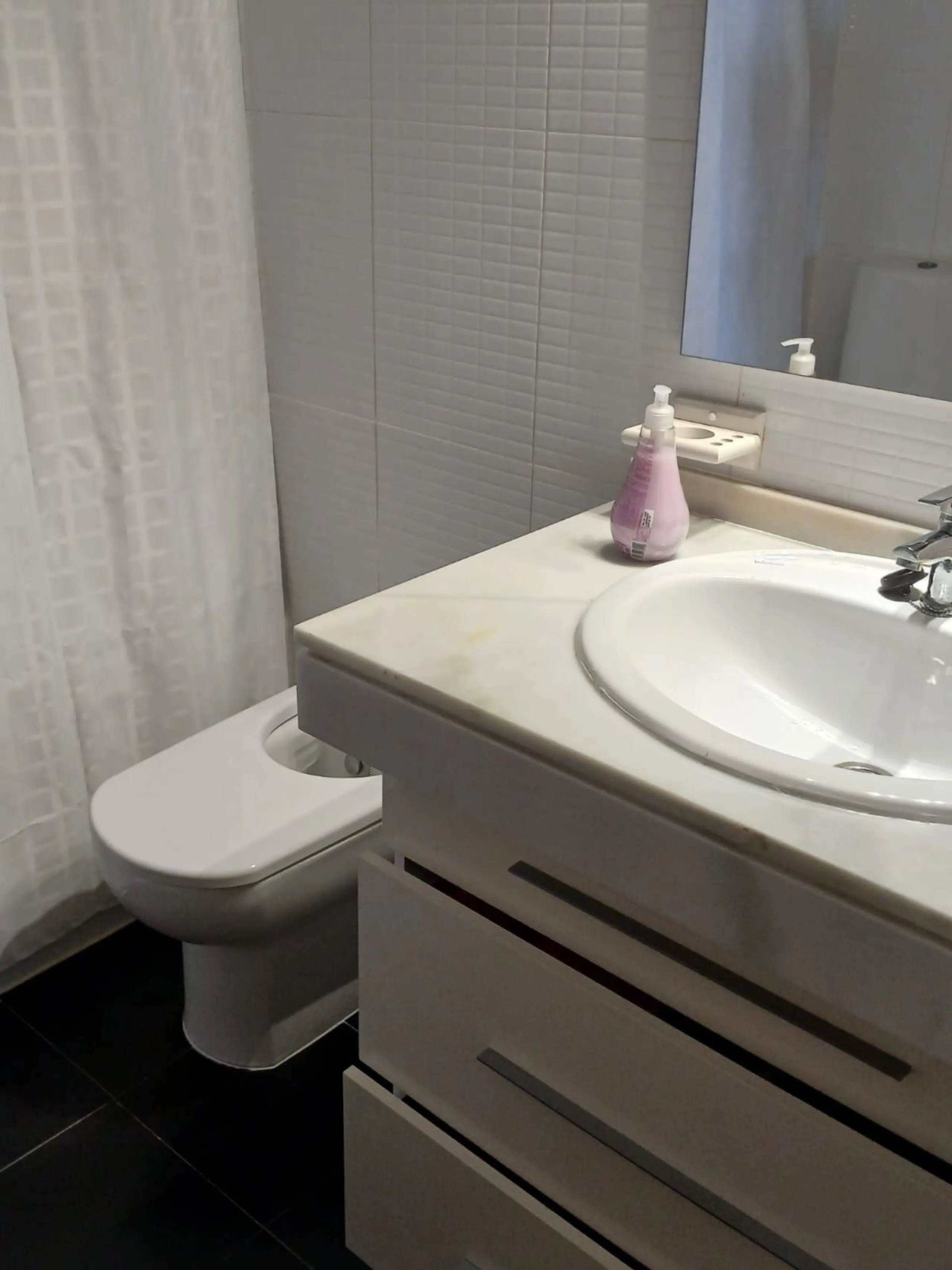 Middle Floor Apartment, Estepona, Costa del Sol.