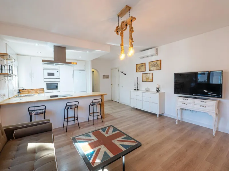 **Flat for Sale in a Quiet Area – Your Seaside Retreat! **
