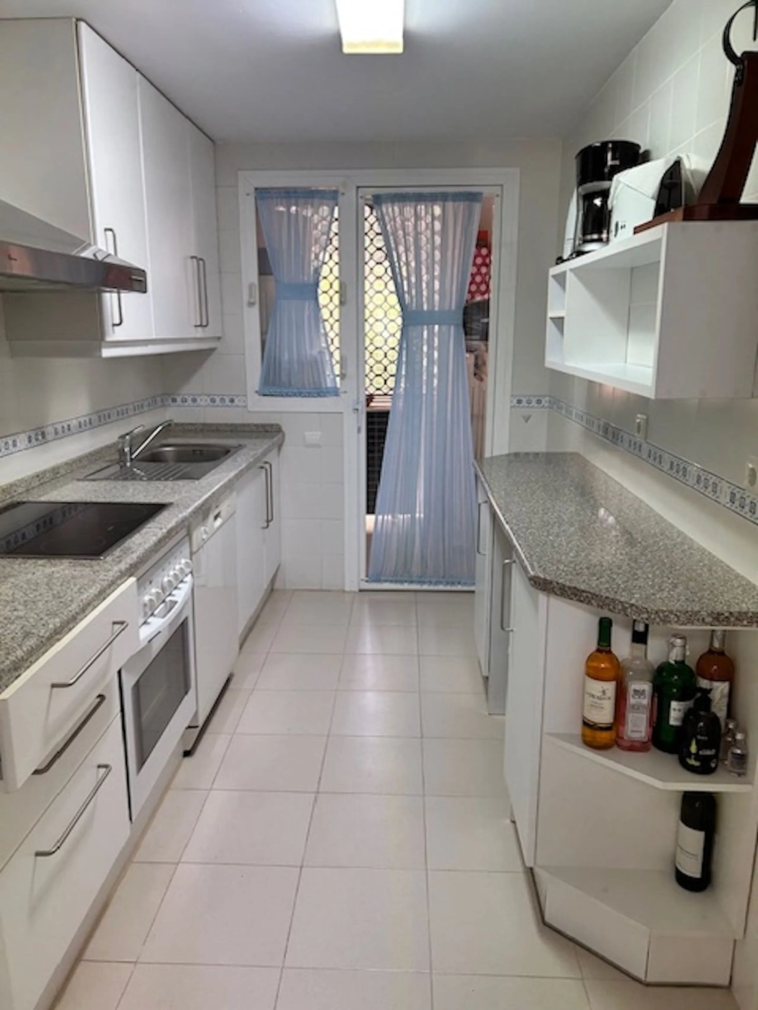 Apartment - Penthouse в продаже в Benahavís, Málaga. В доме 3 спален и 2 ванных комнат. Площадь дома 98 м²
