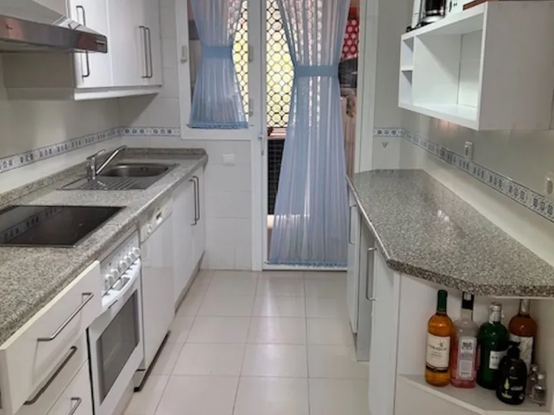 Apartment - Penthouse в продаже в Benahavís, Málaga. В доме 3 спален и 2 ванных комнат. Площадь дома 98 м²