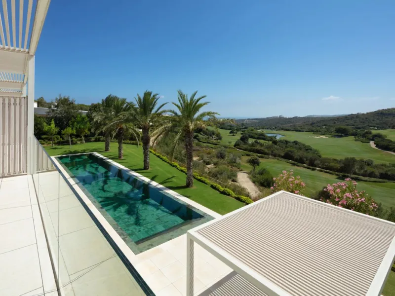 House - Detached Villa в продаже в Casares, Málaga. В доме 5 спален и 7 ванных комнат. Площадь дома 752 м². Площадь участка 2145 м²