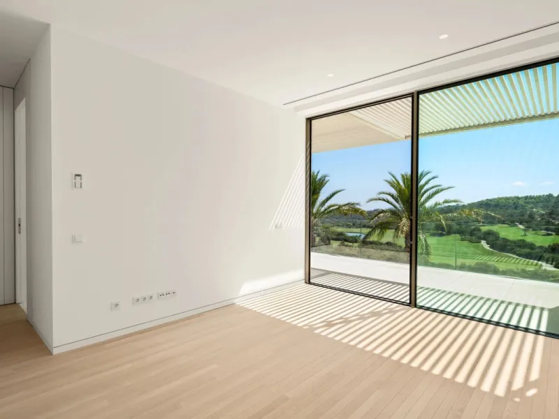 House - Detached Villa в продаже в Casares, Málaga. В доме 5 спален и 7 ванных комнат. Площадь дома 752 м². Площадь участка 2145 м²