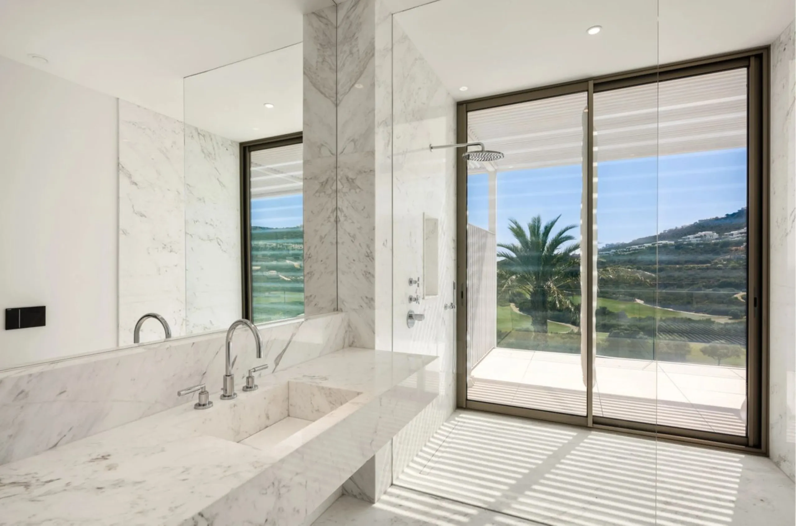 House - Detached Villa в продаже в Casares, Málaga. В доме 5 спален и 7 ванных комнат. Площадь дома 752 м². Площадь участка 2145 м²