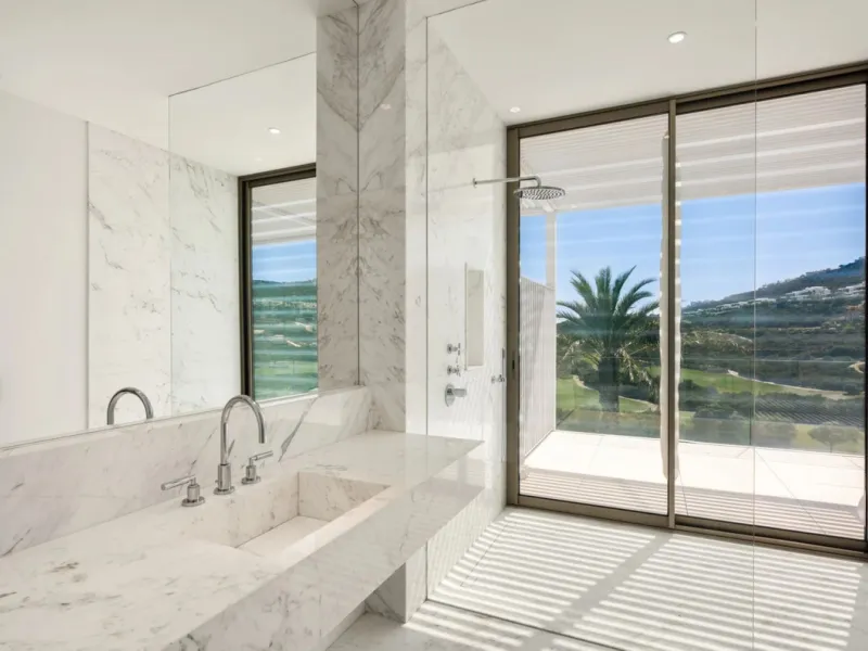 House - Detached Villa в продаже в Casares, Málaga. В доме 5 спален и 7 ванных комнат. Площадь дома 752 м². Площадь участка 2145 м²