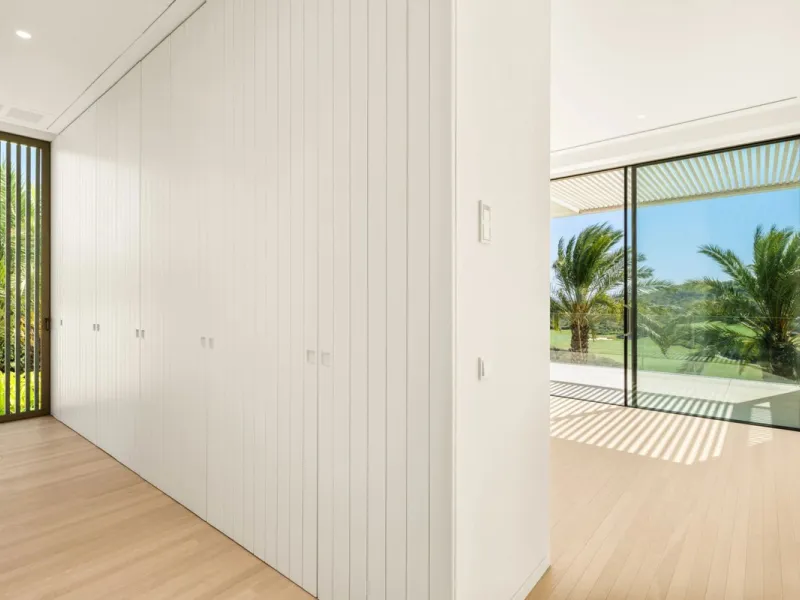House - Detached Villa в продаже в Casares, Málaga. В доме 5 спален и 7 ванных комнат. Площадь дома 752 м². Площадь участка 2145 м²