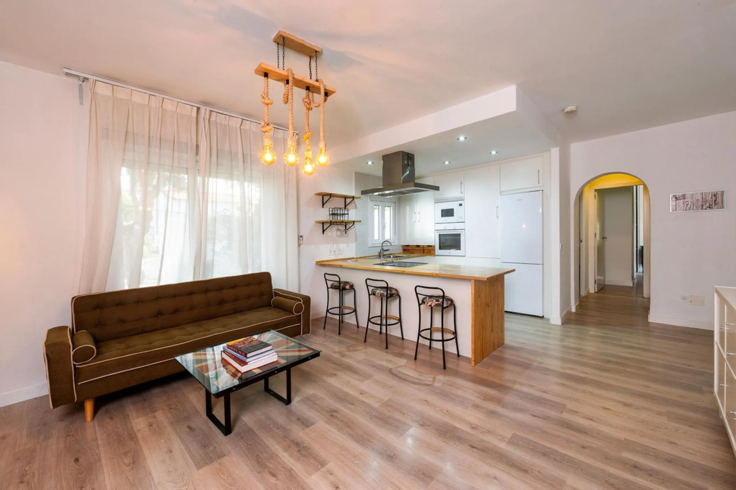 **Flat for Sale in a Quiet Area – Your Seaside Retreat! **