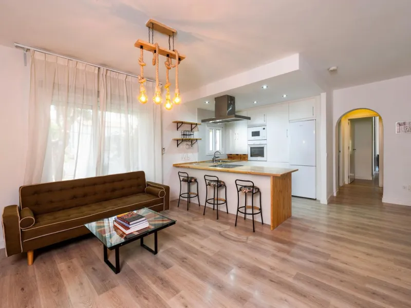 **Flat for Sale in a Quiet Area – Your Seaside Retreat! **