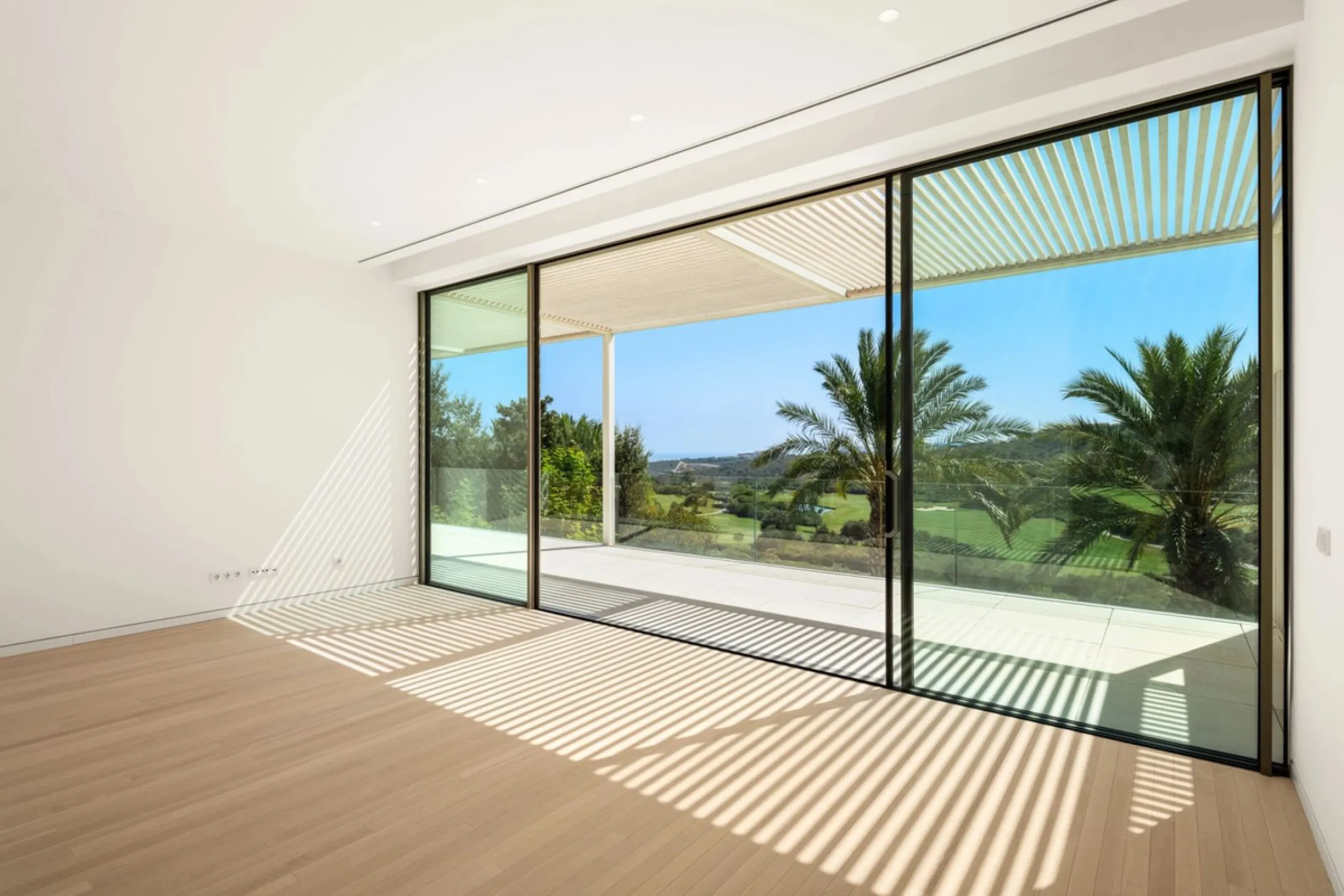 House - Detached Villa в продаже в Casares, Málaga. В доме 5 спален и 7 ванных комнат. Площадь дома 752 м². Площадь участка 2145 м²