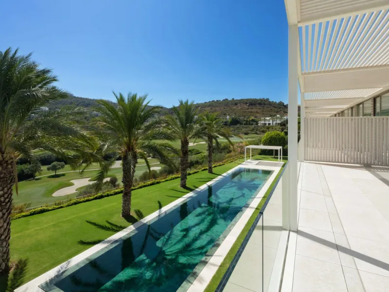 House - Detached Villa в продаже в Casares, Málaga. В доме 5 спален и 7 ванных комнат. Площадь дома 752 м². Площадь участка 2145 м²