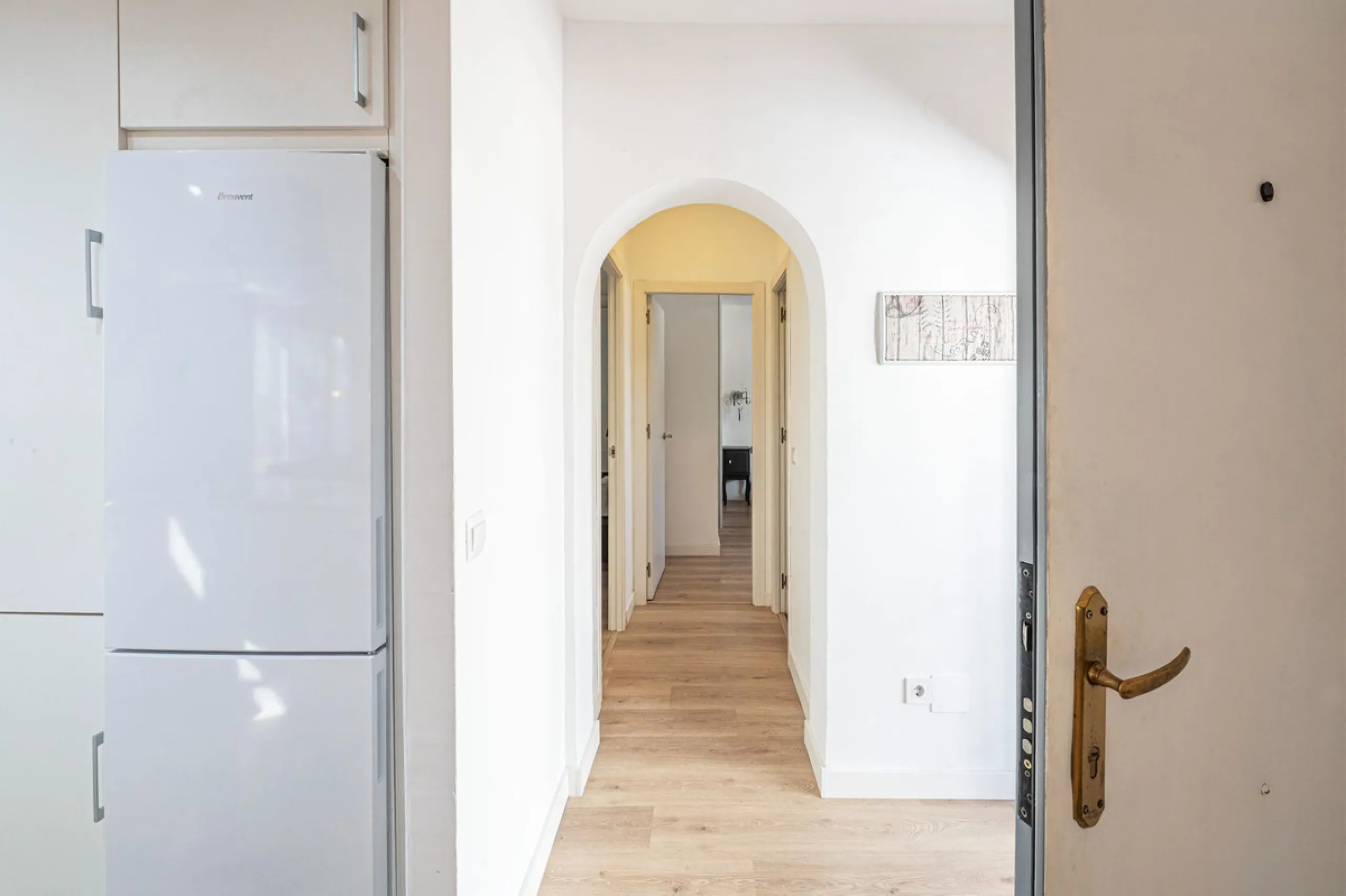 **Flat for Sale in a Quiet Area – Your Seaside Retreat! **
