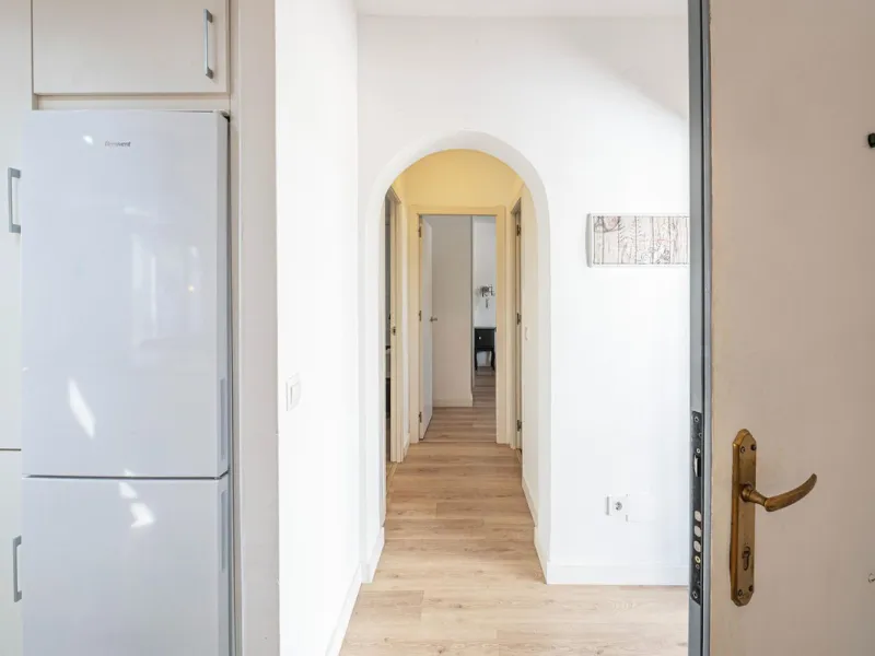 **Flat for Sale in a Quiet Area – Your Seaside Retreat! **