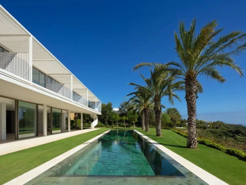 House - Detached Villa в продаже в Casares, Málaga. В доме 5 спален и 7 ванных комнат. Площадь дома 752 м². Площадь участка 2145 м²