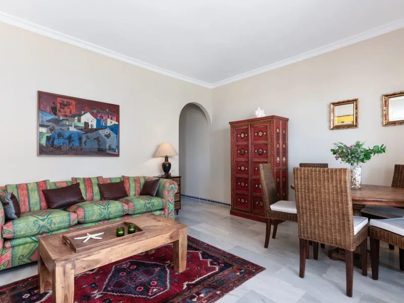 Discover your new home right on the beachfront!