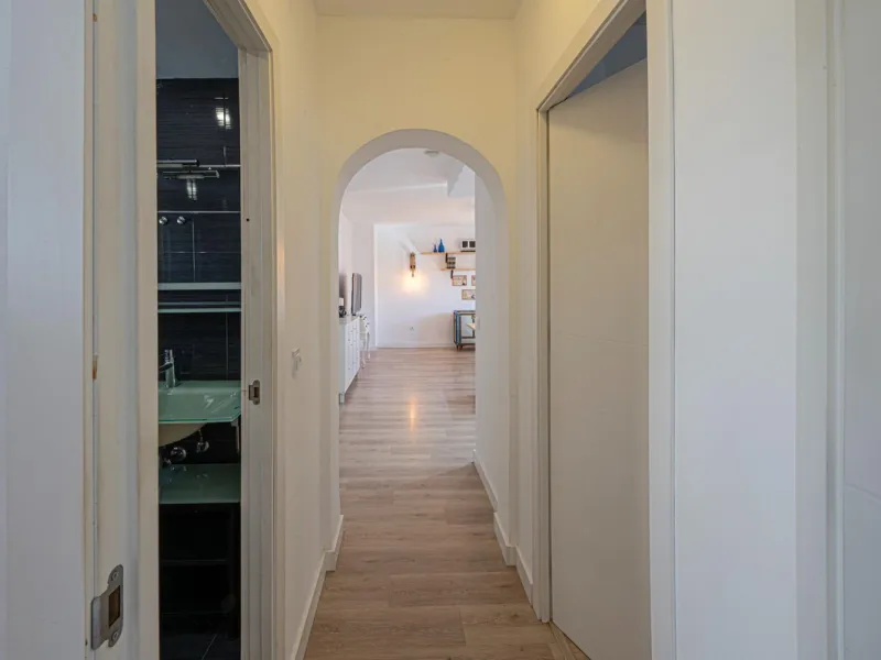 **Flat for Sale in a Quiet Area – Your Seaside Retreat! **
