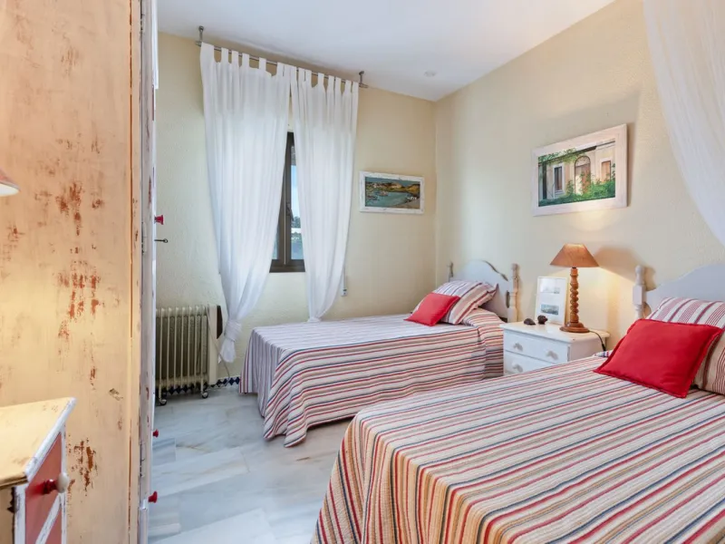 Discover your new home right on the beachfront!
