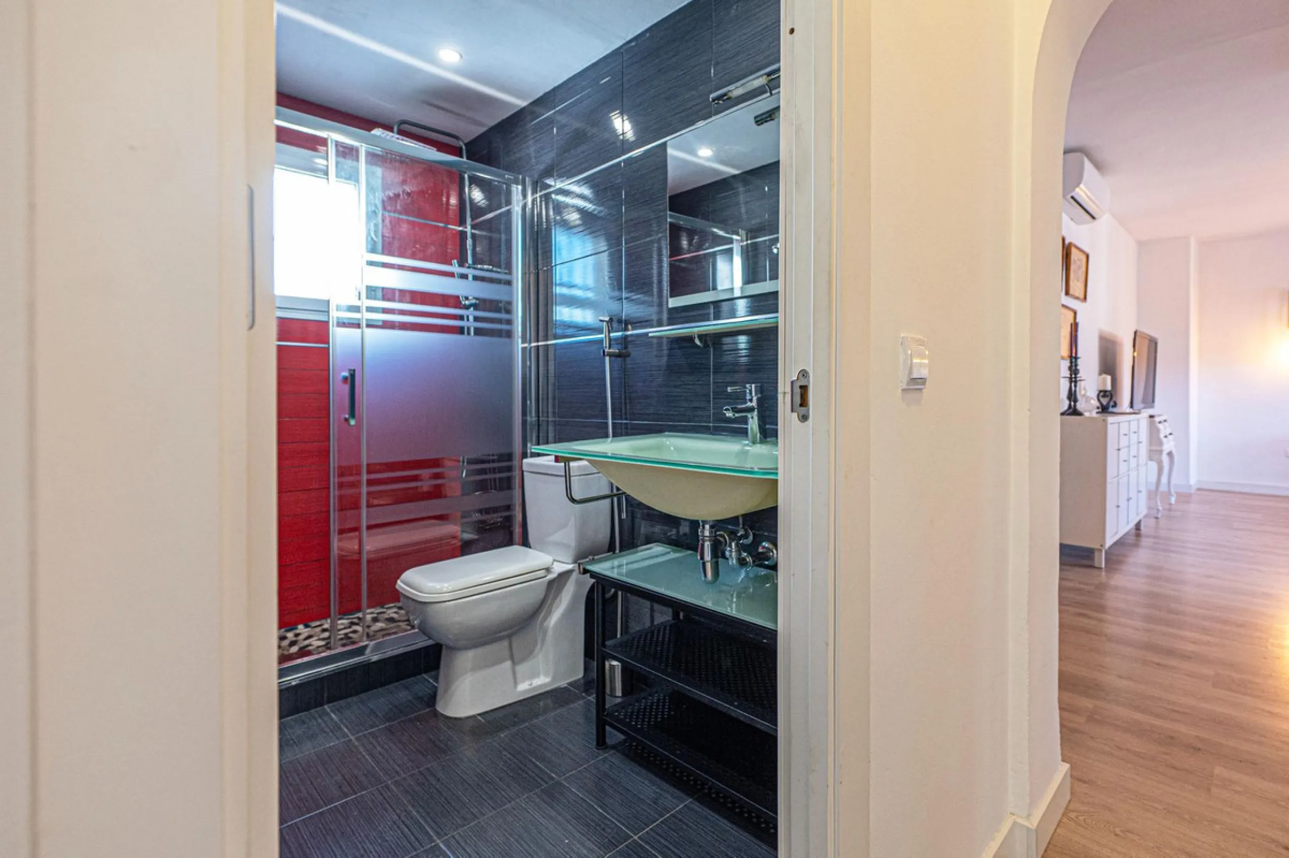 **Flat for Sale in a Quiet Area – Your Seaside Retreat! **