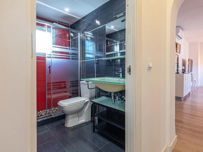 **Flat for Sale in a Quiet Area – Your Seaside Retreat! **