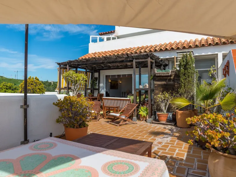 Discover your new home right on the beachfront!