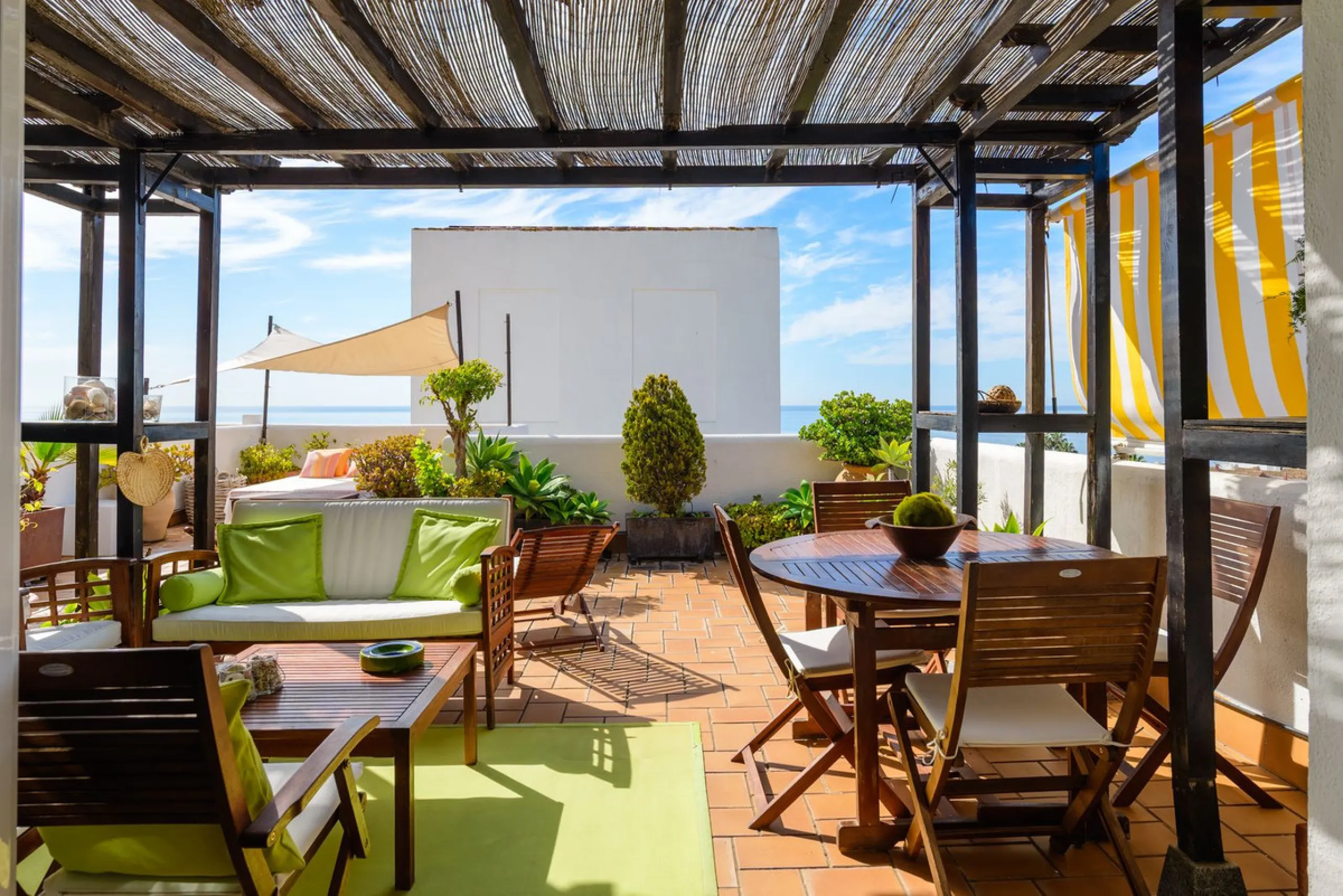Discover your new home right on the beachfront!