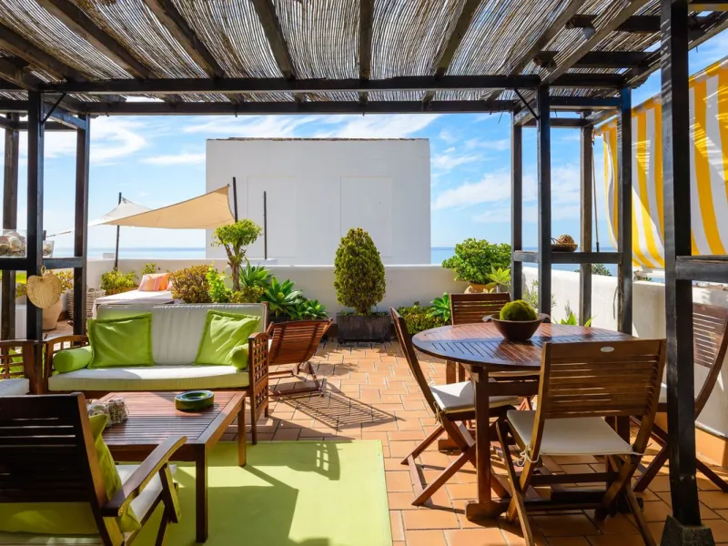 Discover your new home right on the beachfront!