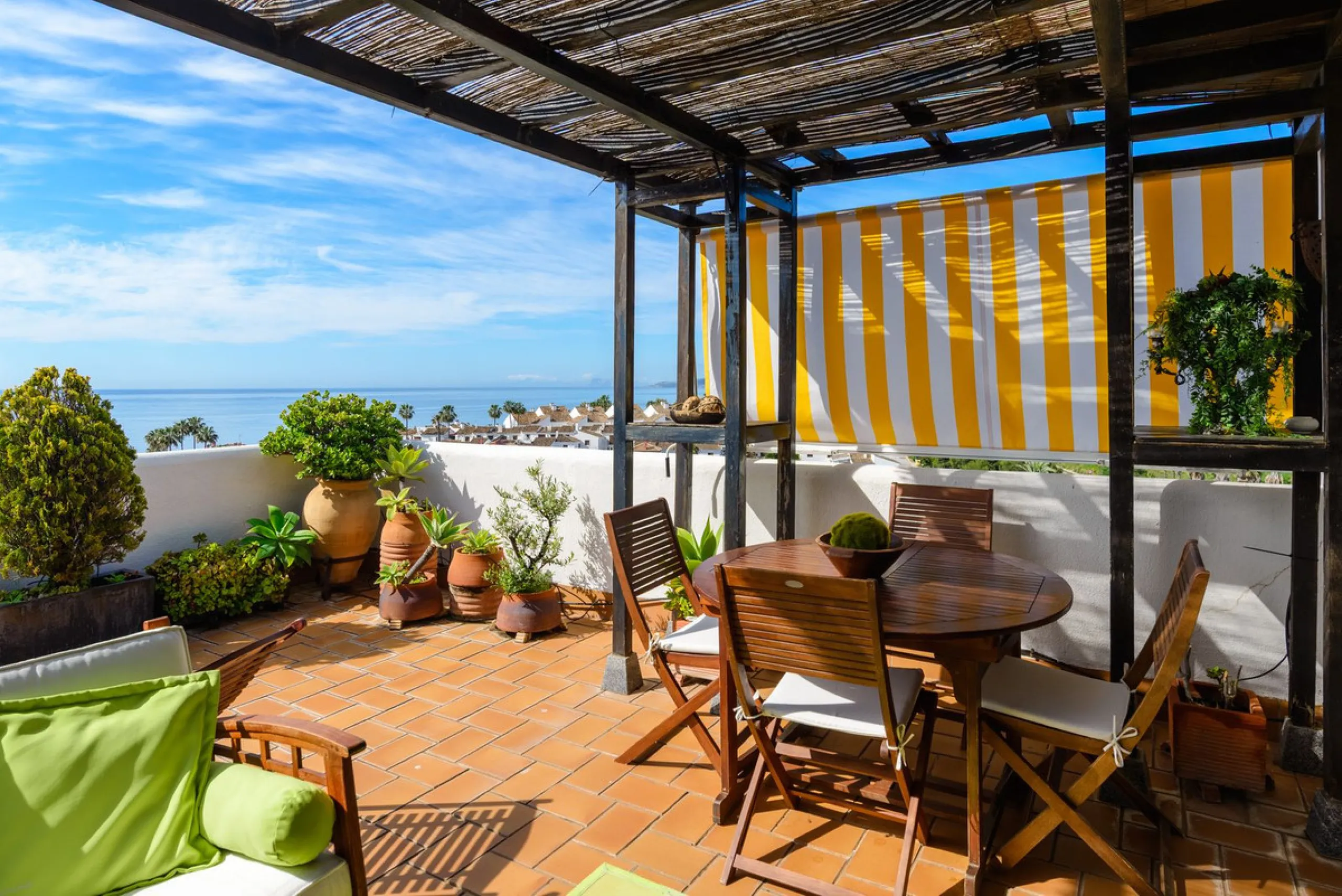 Discover your new home right on the beachfront!