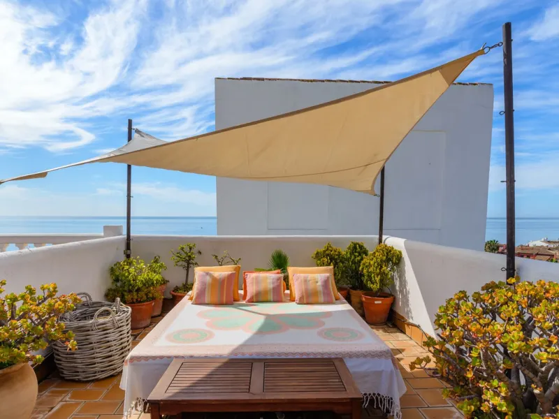 Discover your new home right on the beachfront!
