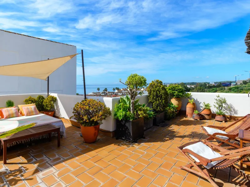 Discover your new home right on the beachfront!